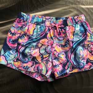Lilly Pulitzer Run Around Shorts (Medium)